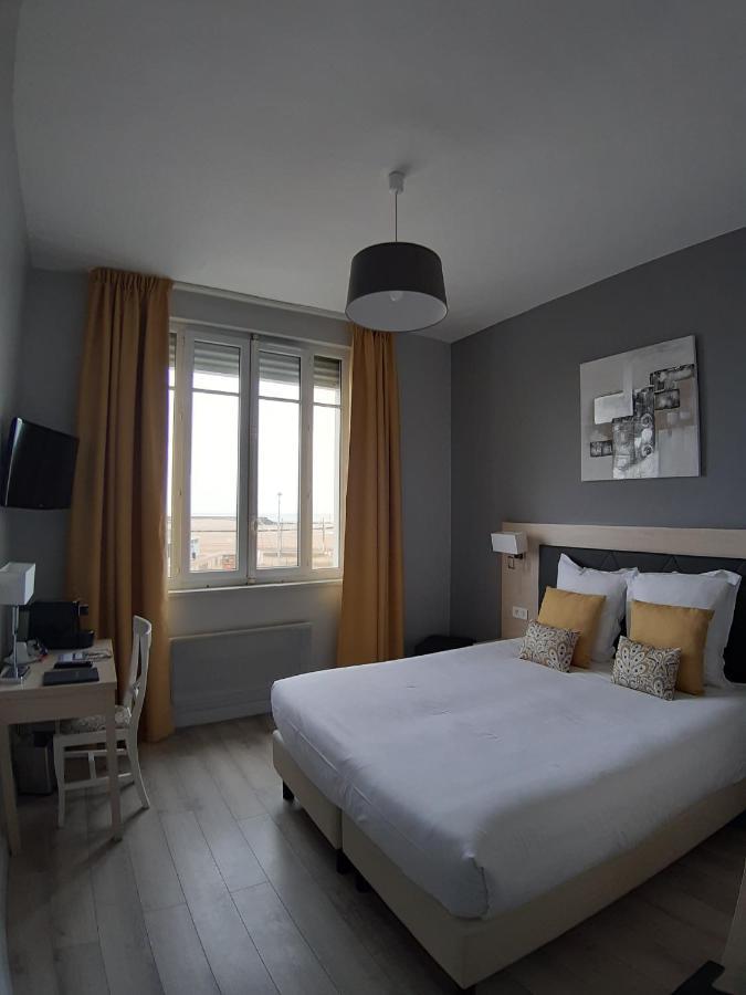 Les Embruns Hotel ทรูวิลล์-ซูร์-แมร์ ภายนอก รูปภาพ